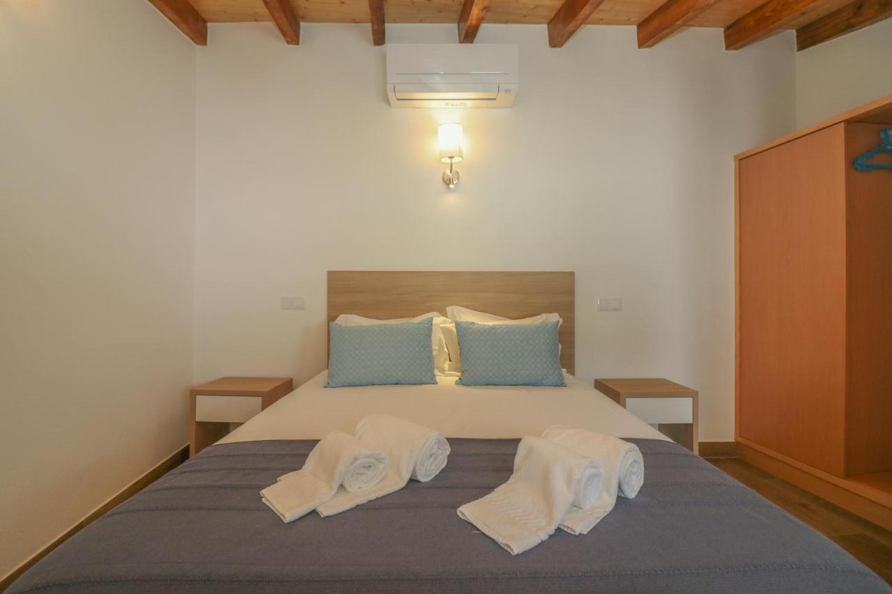 Little Break Guest House Лагос Екстериор снимка