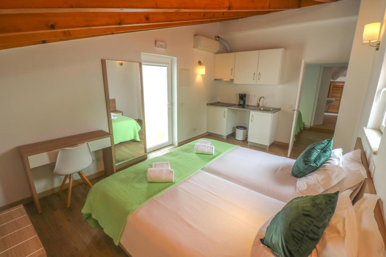 Little Break Guest House Лагос Екстериор снимка